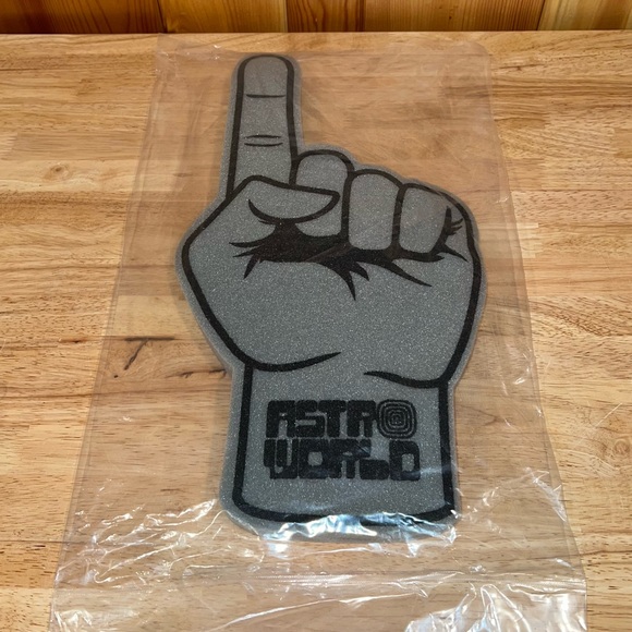 NEW Astro World 2021 Official Merch Souvenir Travis Scott Rap Foam Finger 18”x9” - Picture 6 of 6
